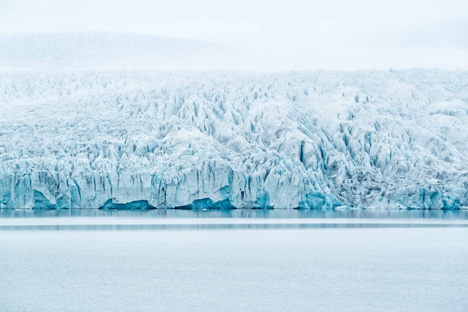 South Iceland Travel Guide - Fjallsárlón Glacier Lagoon