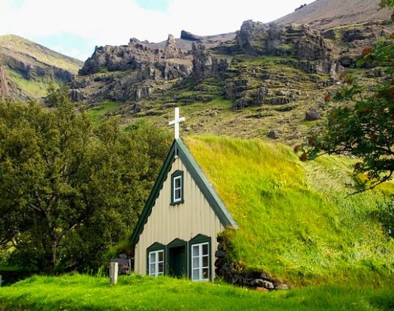 Hofskirkja turf church