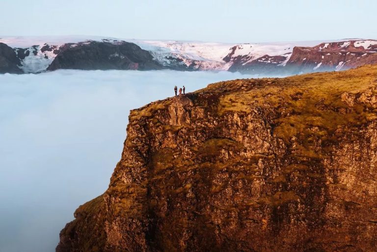 Laugavegur Hike, Fimmvorduhals Trek, Þórsmörk, Landmannalaugar