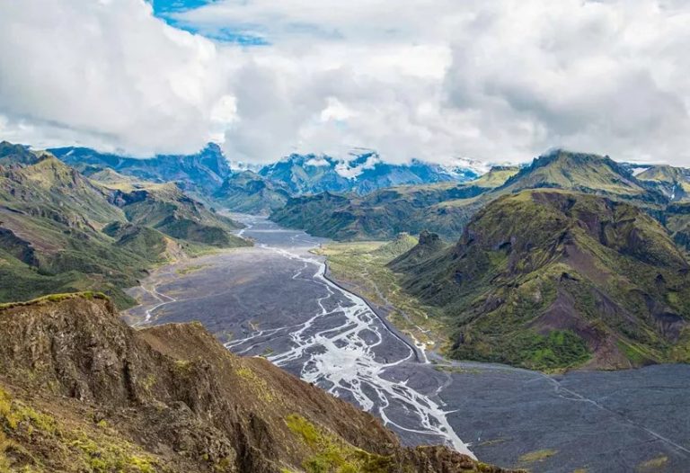 Laugavegur Hike, Fimmvorduhals Trek, Þórsmörk, Landmannalaugar