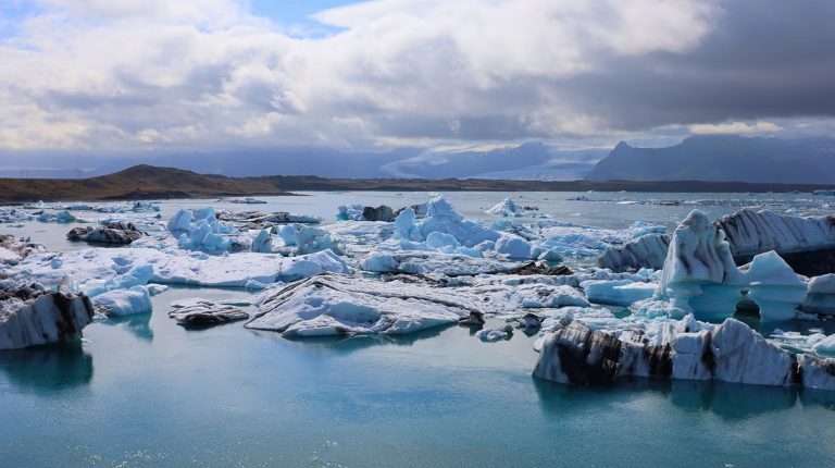 Jokulsarlon Glacier Lagoon Tour from Djúpivogur or Höfn