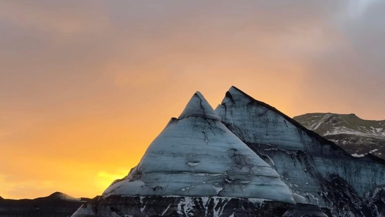 Private Katla Ice Cave for up to 19 people